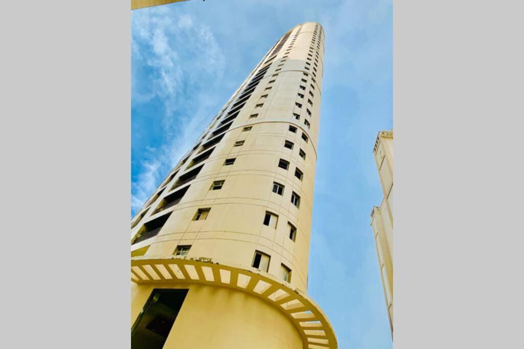 The Passion Square Near India Expo Mart Apartment Noida Exterior photo